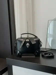 Women's Punk Style Skull Design Crossbody Bag, Fashionable Solid Color Messenger Bag, Trendy All-match Crossbody Bag for Daily Use, Casual Trendy Bag, Fashionable Unique Bags