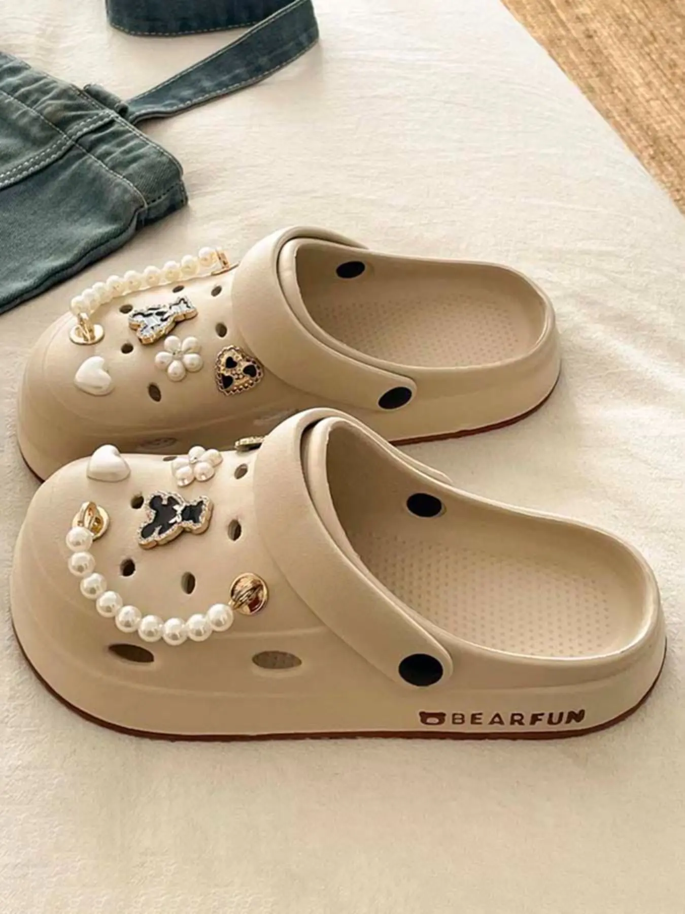 Women's New Casual Versatile Indoor Home Head Cover Cool Slippers Breathable Slippers Comfortable Lightweight One-Step on Eva Hole Shoes Soft Slippers Foot Clogs House Slippers Trendy Casual Affordable Slippers