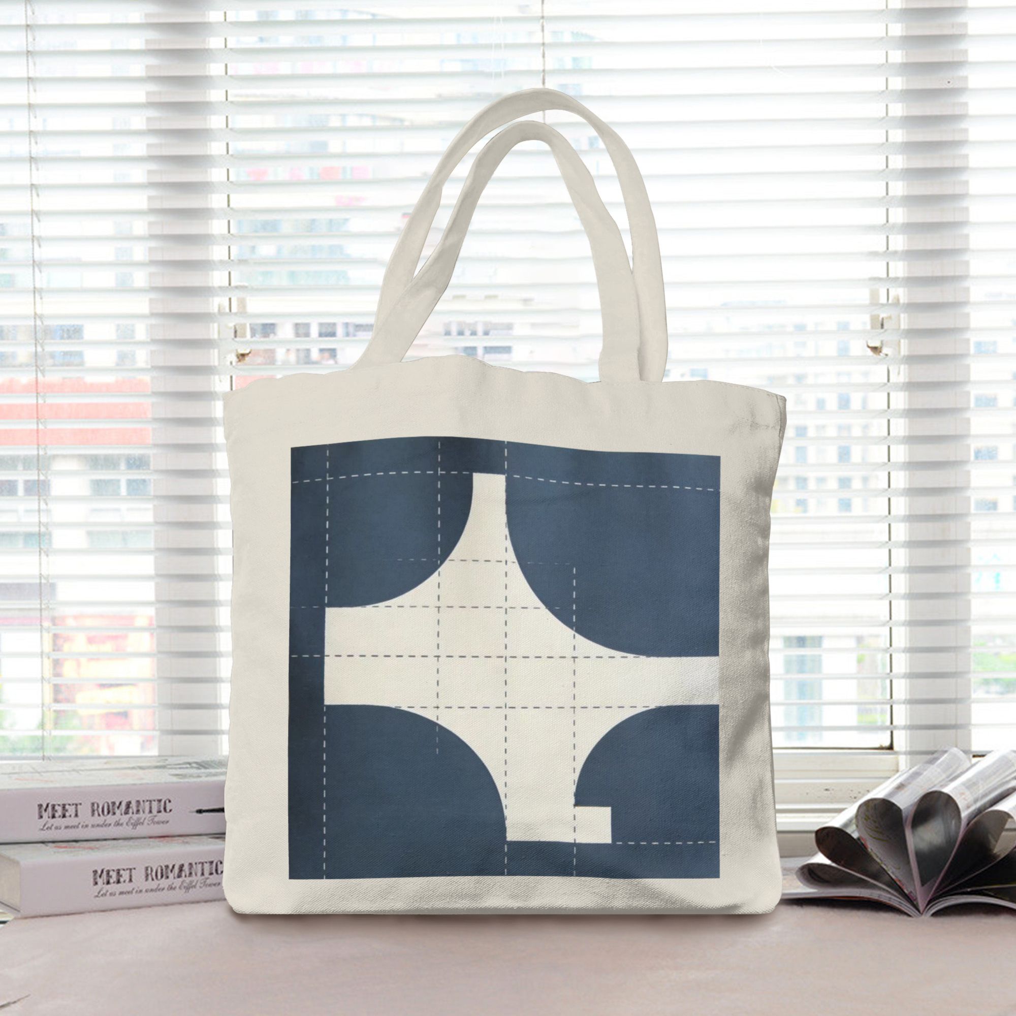 Eco-friendly lightweight canvas bag, outdoor travel beach large-capacity shopping tote