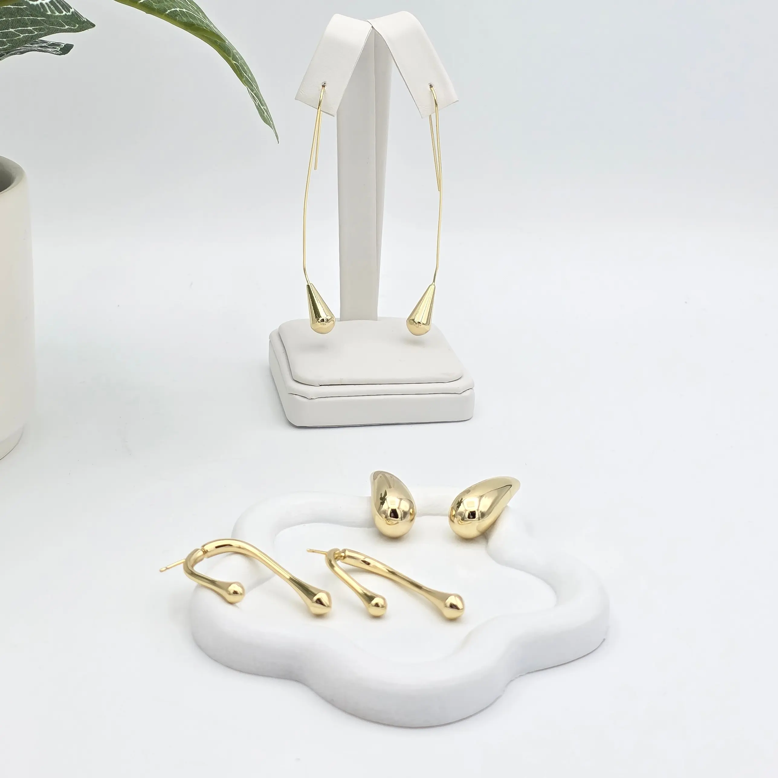 Long earrings to look spectacular unisex different styles, marked in 14k gold, high quality