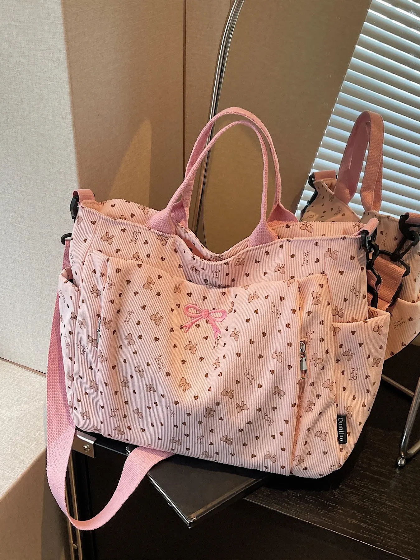 Elegant Large-Capacity Tote Bag with Bow and Heart Design, Handheld Shoulder Crossbody Handbag, Perfect for Daily Outings, Dates, and Dinner