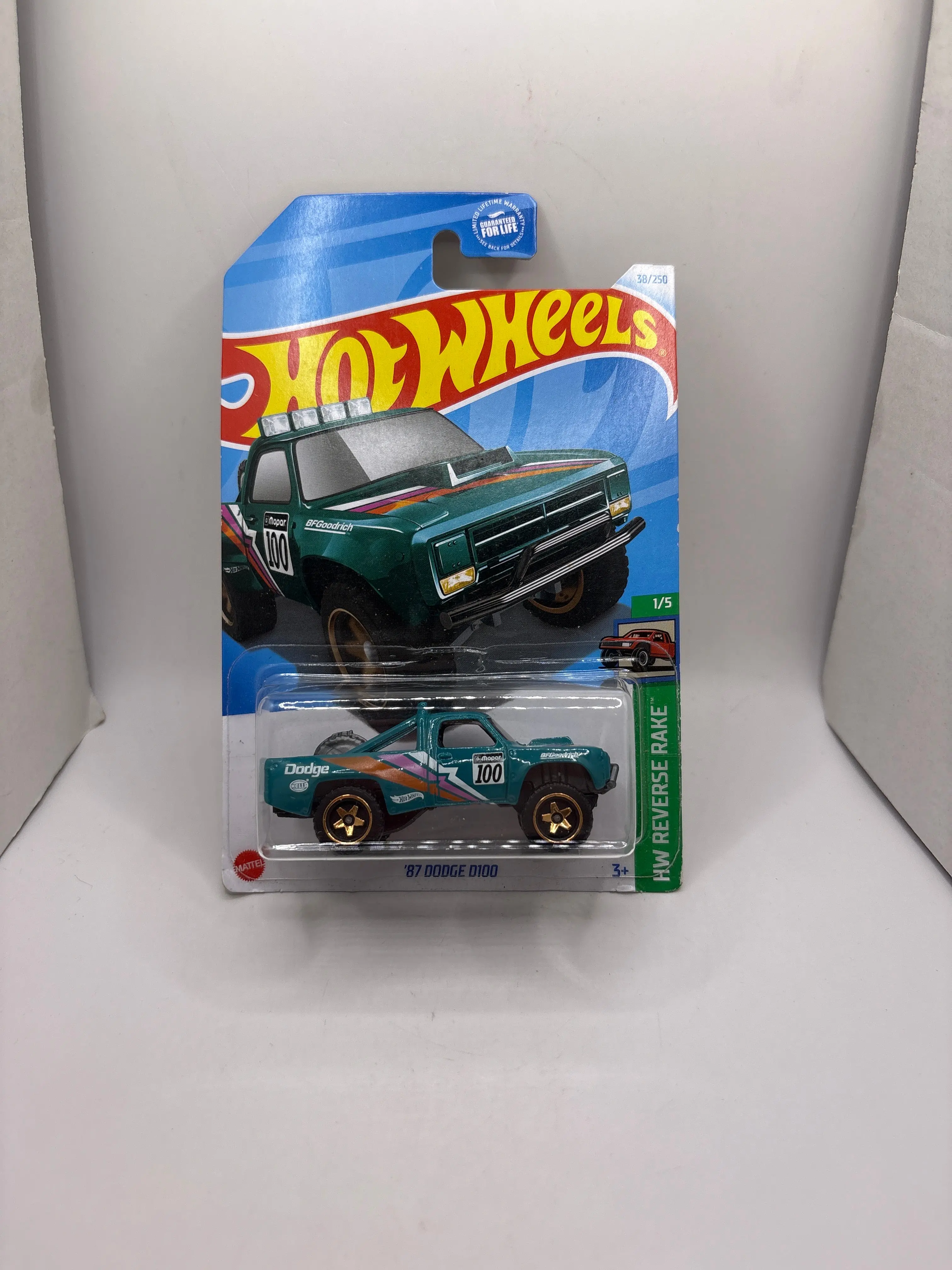 Hot Wheels 87 Dodge D100 Diecast green