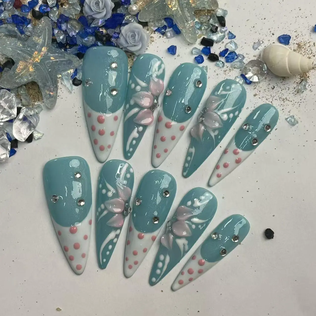Cici-Choose various styles of nail art in the live streaming room and mix and match freely