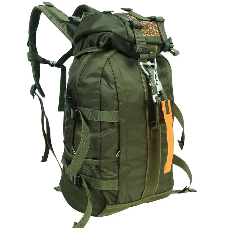 Classic carry-on travel backpack for men and women Classic carry-on travel backpack for men and women