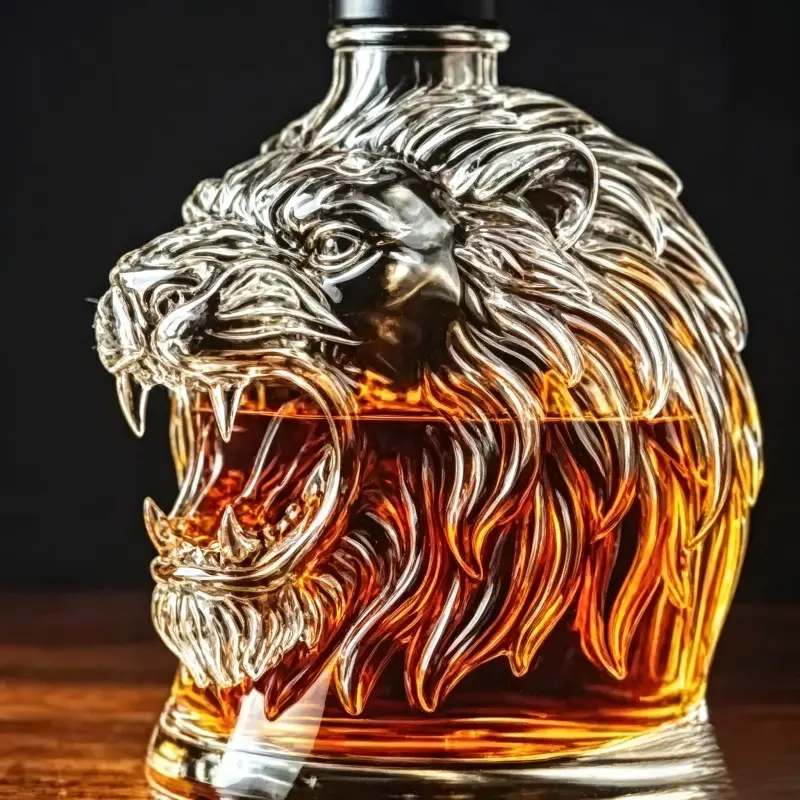 Creative Transparent Crystal Glass Lion Head Liquor Bottle with Sealed Stopper, Irregular Shape Tight Sealed Aroma Lock Empty Bottle for Red Wine Whiskey, Home Bar Decor Father’s Day Gift