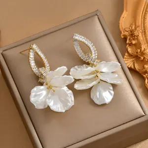 2026 New Trend Bold Large Flower Drop Earrings for Women, Luxury Light Luxury Statement Jewelry
