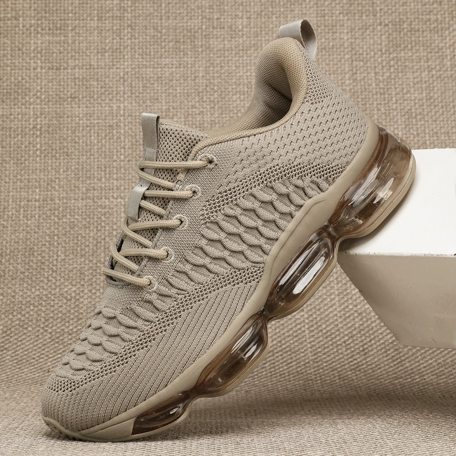Men’s casual lace-up low-top running shoes  lightweight, breathable, and comfortable for everyday sports， ideal for students and outdoor activities; knit mesh platform sneakers that are breathable and comfortable. Closed Training Trainer Runner Boy