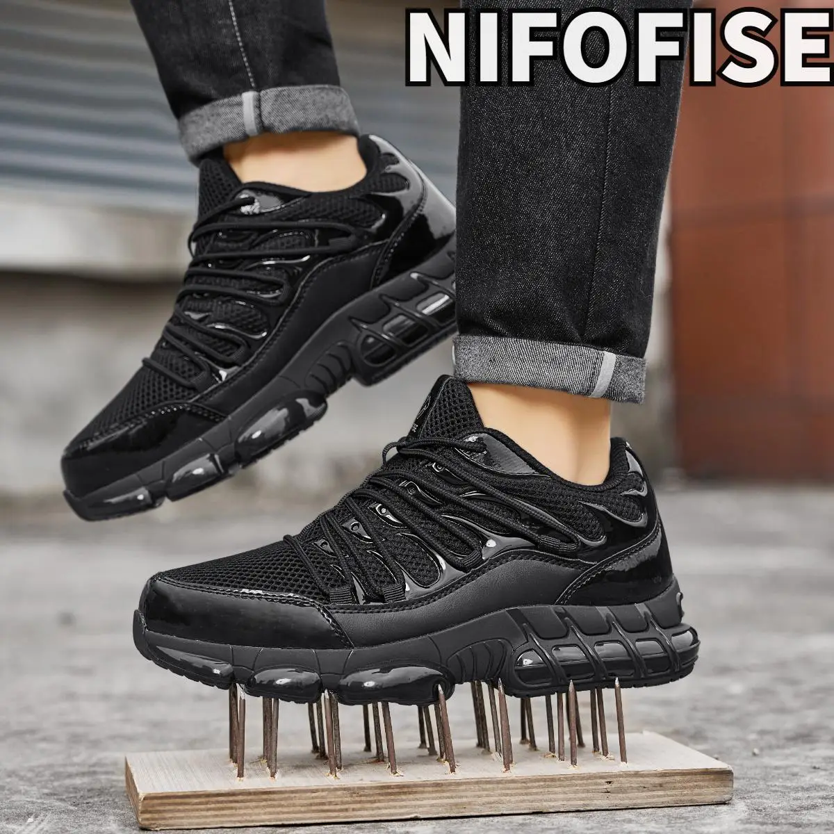 Steel toe shoes are non-slip, comfortable, breathable, lightweight, puncture-proof and toe-injury-proof, suitable for construction workers' work and o