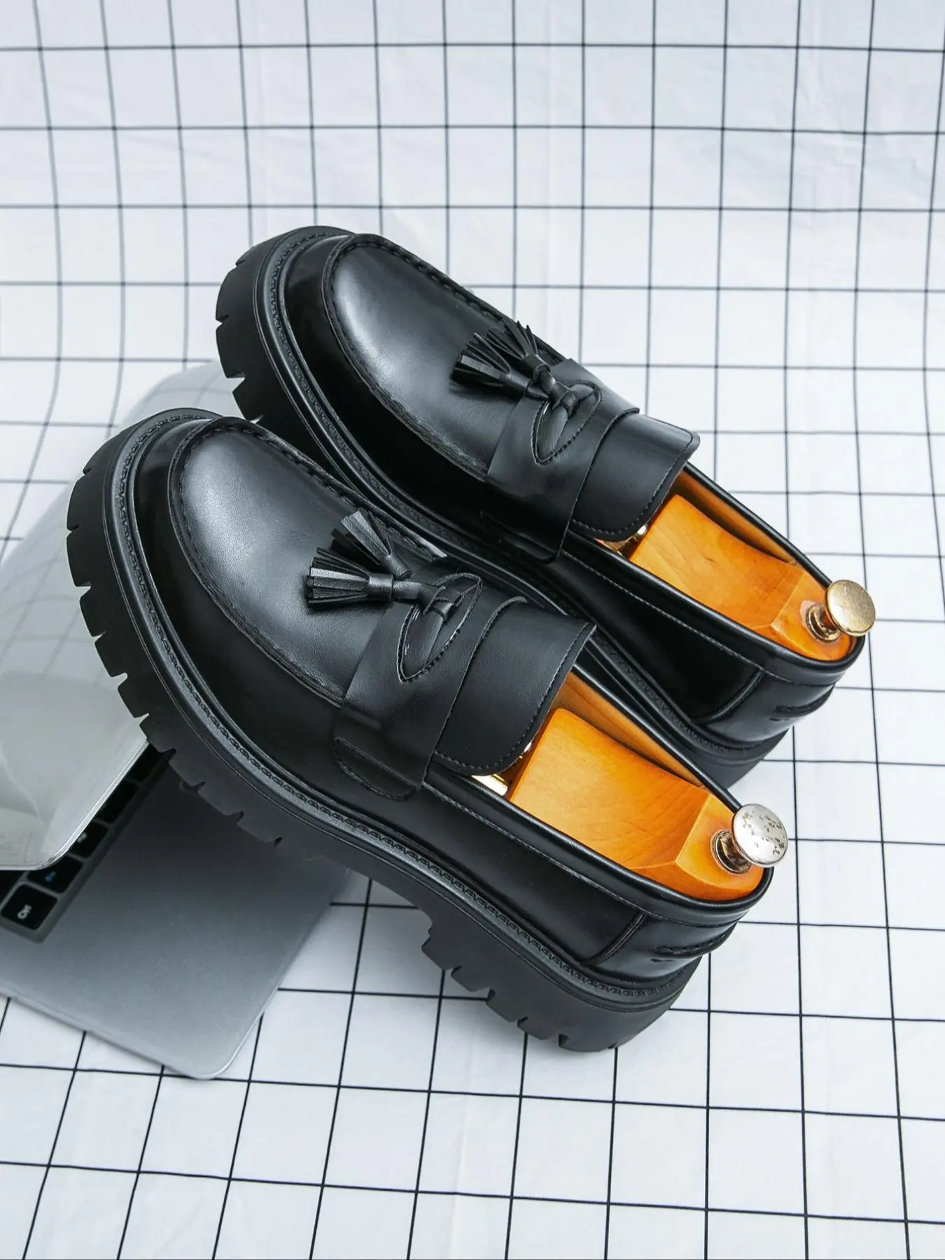 Men\'s Black Leather Work Shoes with Sturdy Lug Sole S23 Men main image 3