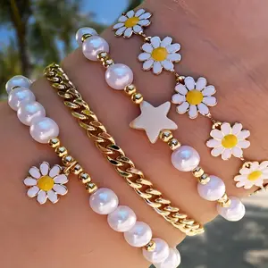 US-FASHION - 4pcs Vintage Daisy Flower Pendant Faux Pearl Bracelet Set for Women Bohemian Beaded Enamel Star Stackable Hand String Jewelry