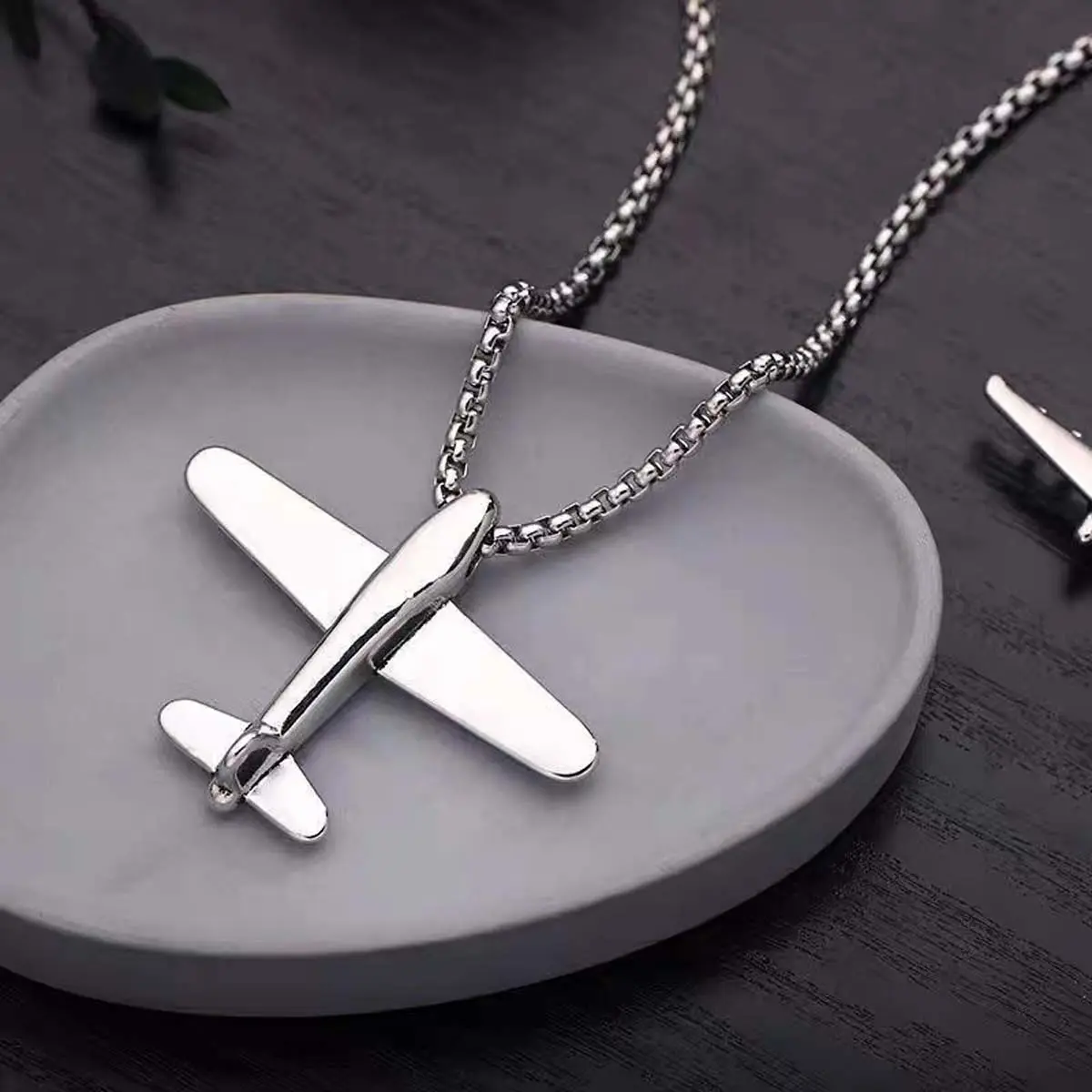 Women's Hip-Hop Artificial Gemstone Airplane Pendant Necklace, Minimalist Chain, Trendy Casual Statement Jewelry, Minimalist Chain Necklace, Unisex, Bold Design, Streetwear, Hip-Hop Look, Daily, Metal Coating