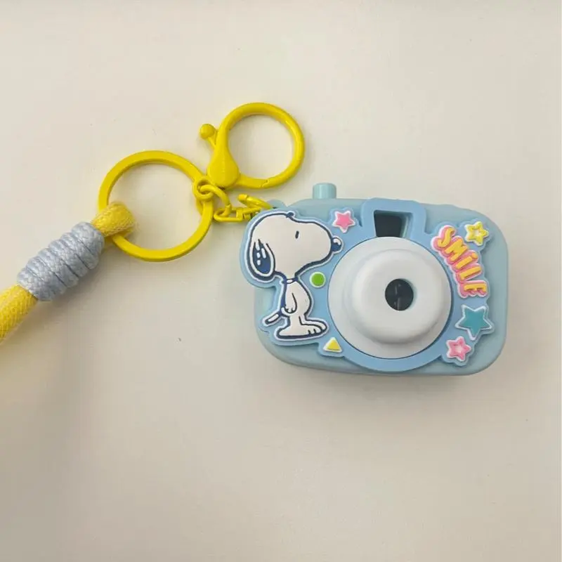 Snoopy Series Colorful Camera Pendant, Cute Keychain,Adorable Peanuts Character Charm for Backpacks/Keys, Suitable Gift for Women Grils Fans Keychain(1pc)