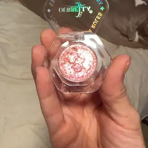 Ourbella single multi-chrome eyeshadows, sparkly shimmer glitter eyeshadow, iridescent shimmer, talc free, holographic ,color-shifting, metallic iridescent shimmer shadow duochrome