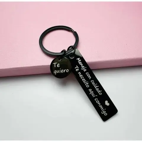 Choking-Hazard Safe Stylish Spanish-Style Letter Pattern Keychain, 1-Count Fashion Accessory, Custom Text Keychain for Boyfriend Birthday Valentine's Day Gift, Stylish Keychain