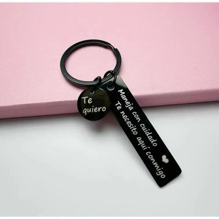 Choking-Hazard Safe Stylish Spanish-Style Letter Pattern Keychain, 1-Count Fashion Accessory, Custom Text Keychain for Boyfriend Birthday Valentine's Day Gift, Stylish Keychain