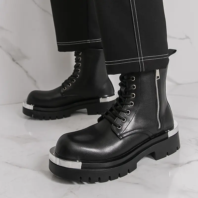 Men's stylish solid-color embellished boots, casual round-toe leather boots, suitable for daily wear, must-have full set of fashionable men's boots for autumn and winter.