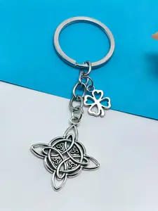 Fashion Four-Leaf Clover Classic Irish Celtic Knot Keychain, Metal Key Ring Pendant, Backpack Hanging Accessory, Stylish Key Fob, Fashionable Alloy Keychain, Stylish Keyring