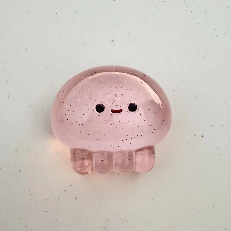 Q Version Realistic Jellyfish Squeeze Toy, Taba Toy, Ocean Small Animal Pinch and Squeeze Toy, Fun Jellyfish Pinch Toy for Parties, TPR Material, Suitable for Party Gifts, Finger Toys, Soft Slow Rebound Toys