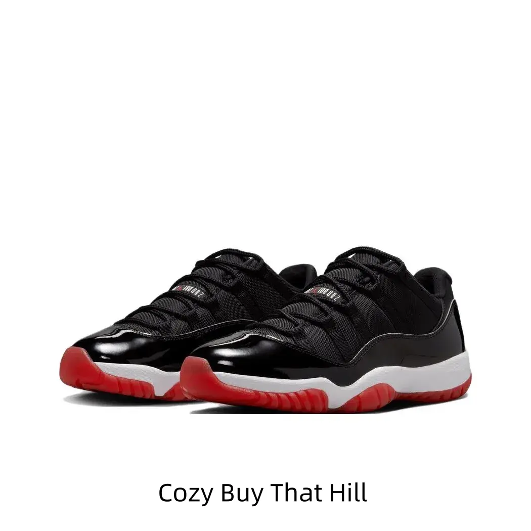 Soft Stride Sneakers, Practical Sports Accessory for All-Day Movement and Outdoor Trips