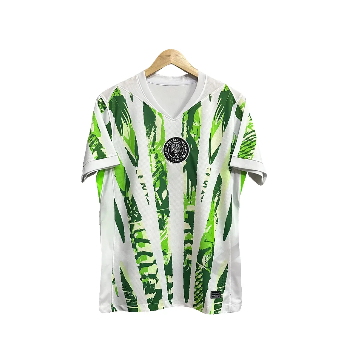 High-quality Nigerian white and green football kits, customizable with names and numbers, featuring quick-drying, breathable, and stretchable properties.