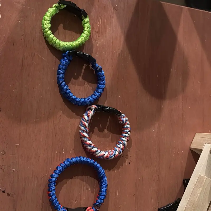 Corkscrew paracord bracelets