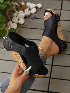 Women's Summer Fashion Wedge Platform Sandals Bohemian Style Appeal Height Increasing Slides Rubber 2026 New Outdoor Commuting Beach Shoes