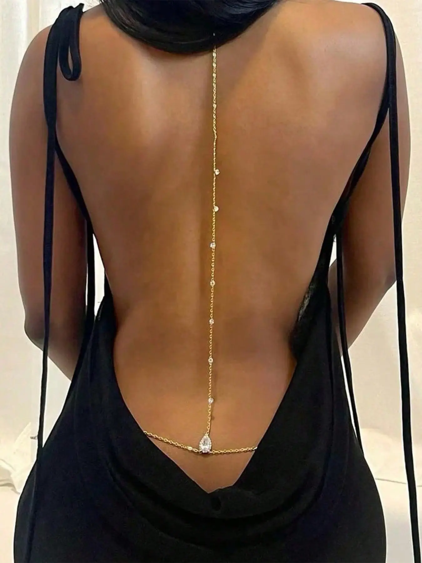 Elegant Backless Body Chain for Women, Zirconia Water Drop Necklace, Fashionable Wedding Accessory, Luxurious Bridal Jewelry