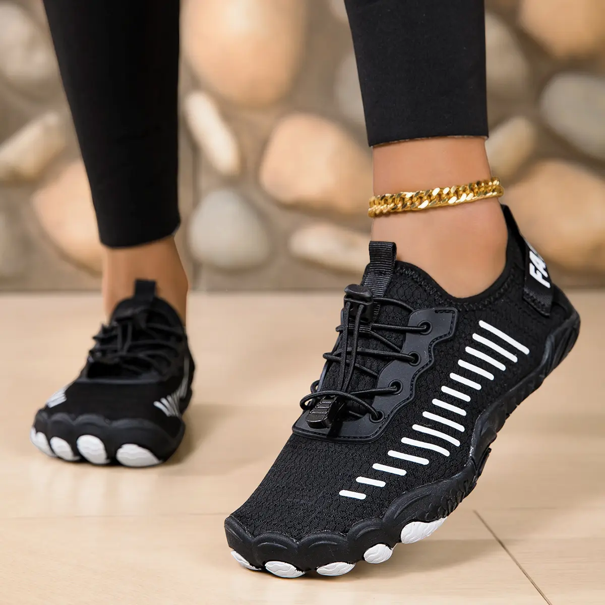 Women's outdoor beach shoes, non-slip quick-dry lightweight breathable water shoes, swimming snorkeling soft sole barefoot skin-fit shoes, stream crossing swading shoes, trail running shoes, camp shoes, multifunctional training shoes