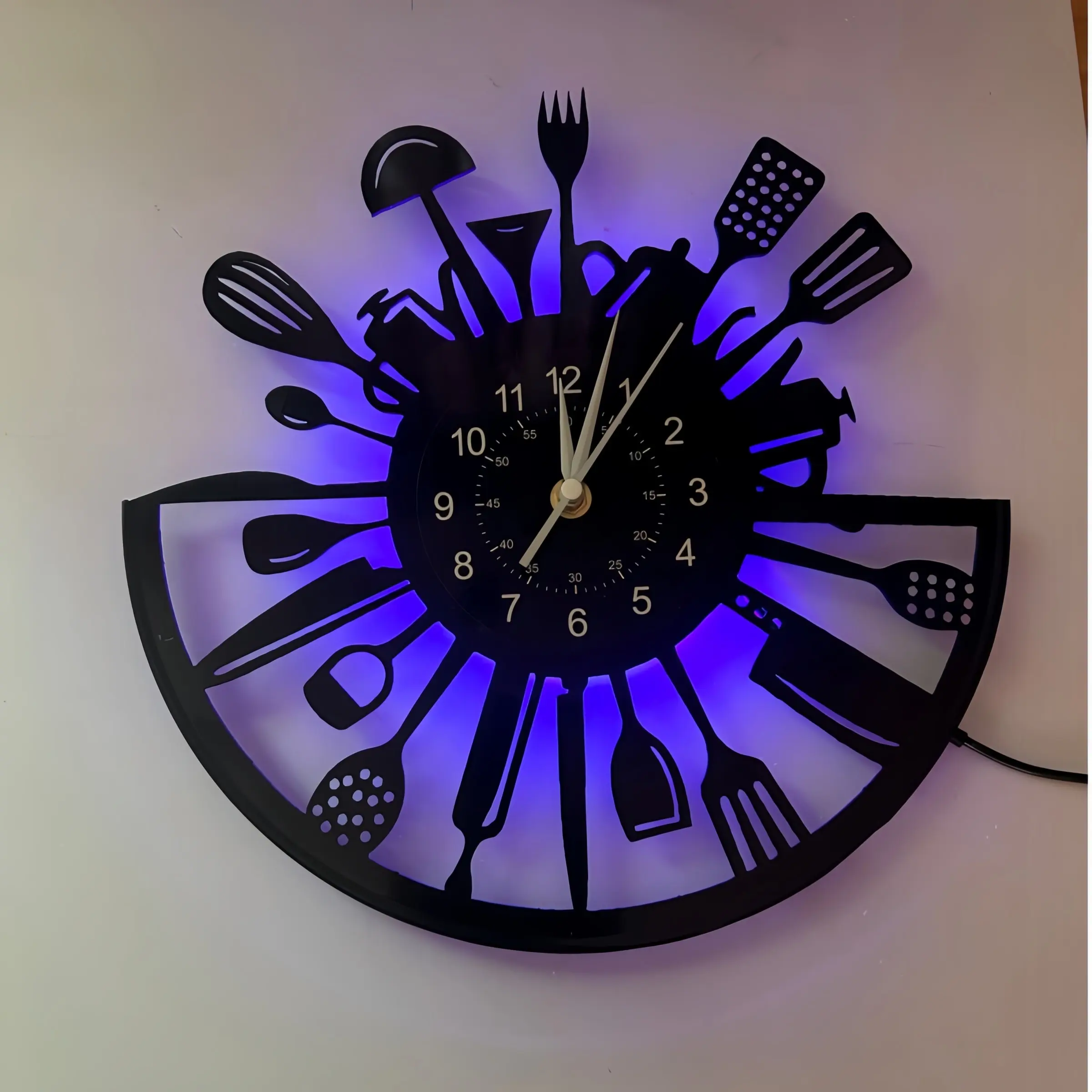 Fun Kitchen Utensil Shaped Glue Wall Clock, Decorative Wall Clock, Trendy Decor for Kitchen & Dining Room, Perfect Gift for Cooking Enthusiasts