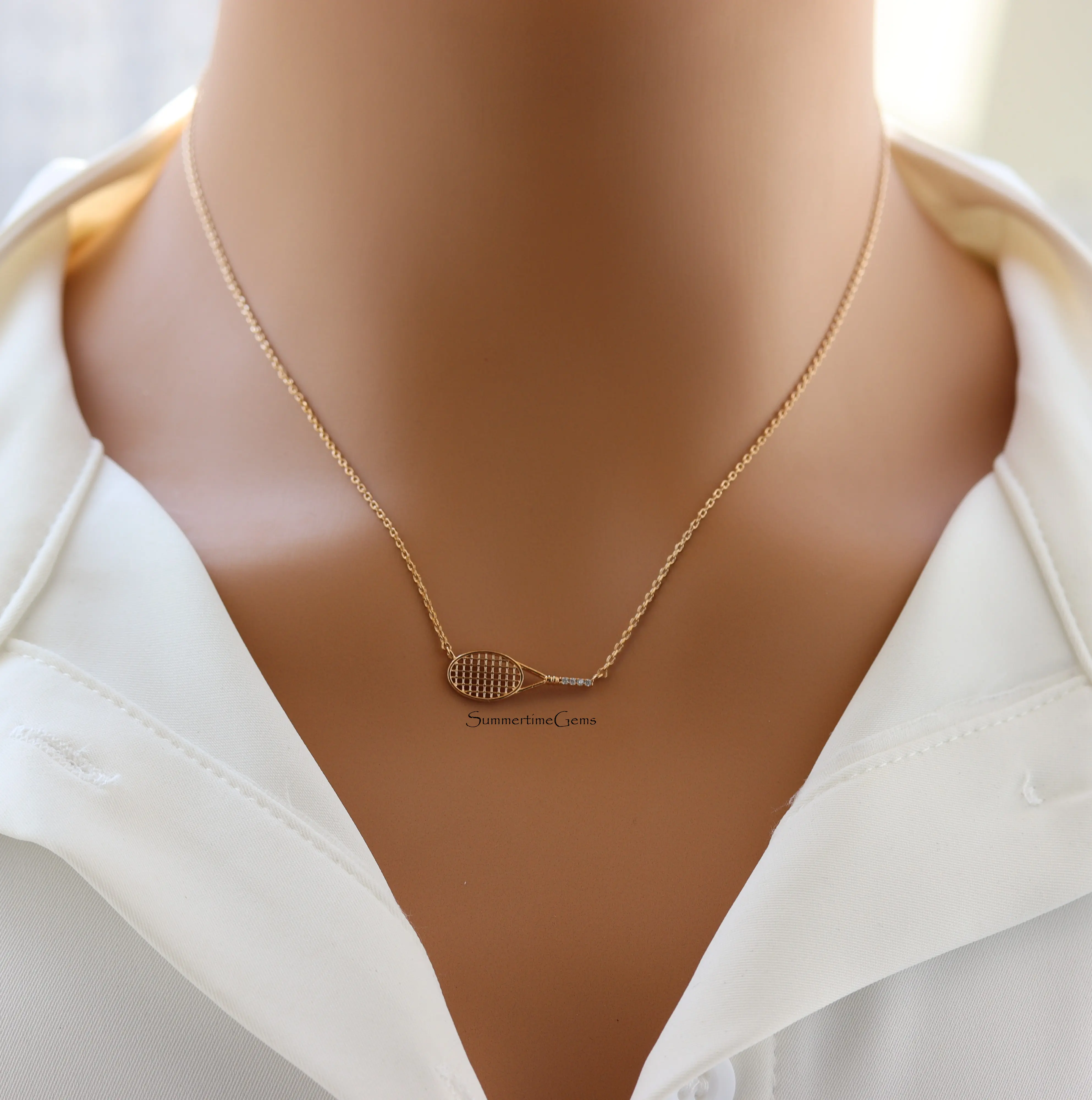 18K Gold Plated Tennis Racket Pendant Necklace – Sporty & Stylish Jewelry for Tennis Lovers