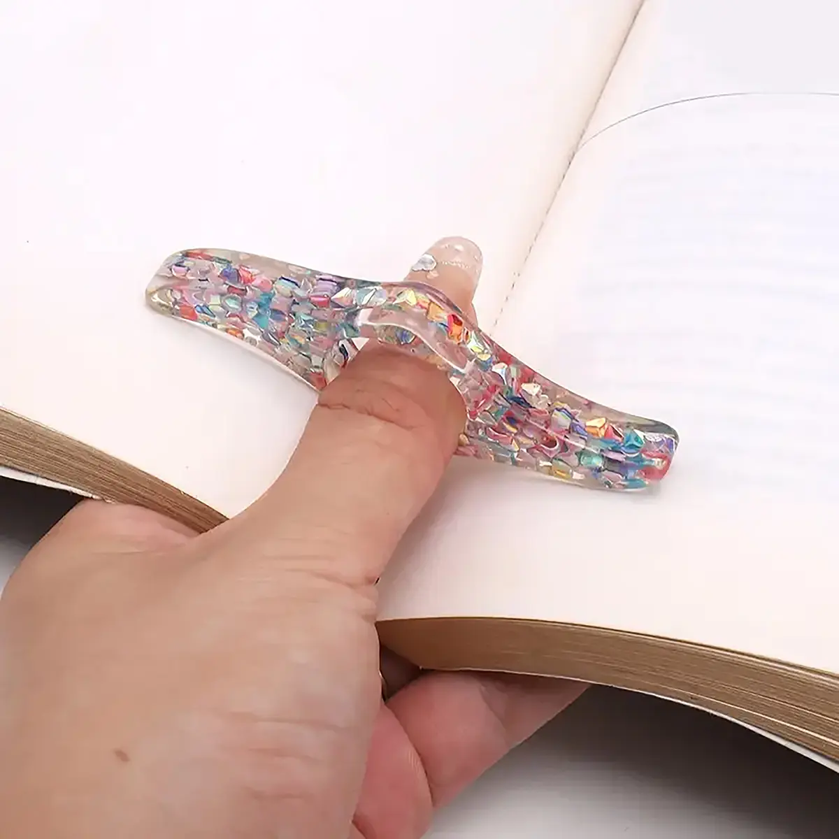Colorful Resin Thumb Bookends & Transparent Plastic Bookmarks Set - 1 Piece Office Stationery, Convenient and Portable Page Holder, Durable Reader Gift for Book Lovers, Adds a Vibrant Touch for Everyday Use, Readers