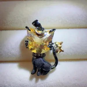 <PingEast Jewelry>Citrine pendant----925 Sterling Silver Pendant featuring a 10 mm eye-clean natural Citrine carved as a black cat design. Elegant, playful, and versatile—perfect for any outfit