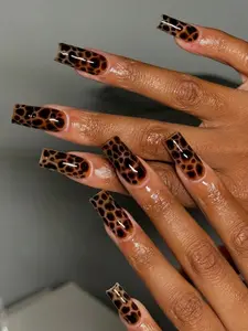24PCS Retro Leopard Print Medium Press-On Nails with Jelly Glue & Nail File