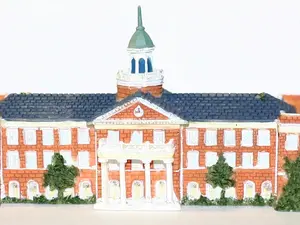 Elon University Christmas Ornament – Alamance Building Campus Keepsake – College Alumni Gift