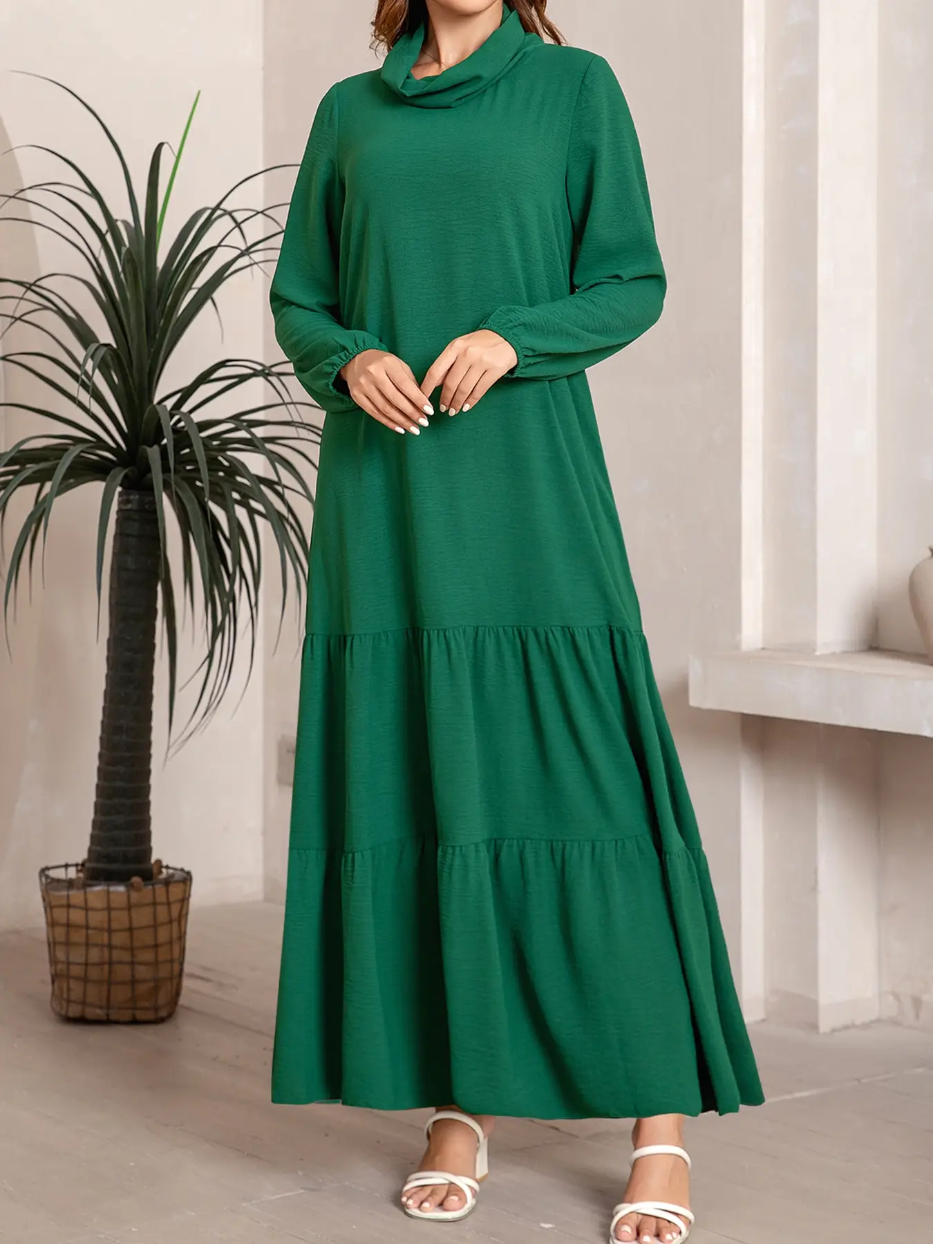 Elegant Long Sleeve Dress for Muslim Women, Simple Fashionable Islamic Clothing, Perfect for Ladies' Decorative Robe
