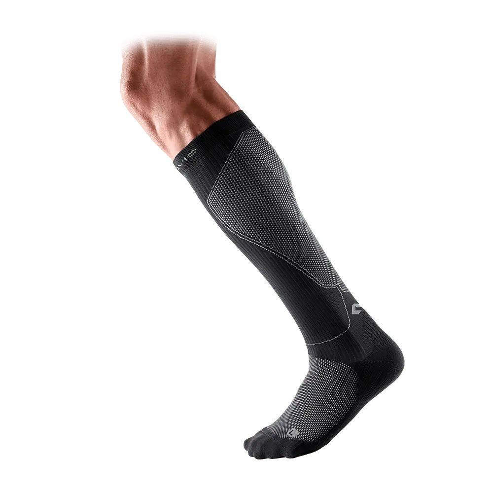 MCDAVID Rebound Compression Socks Pair - 75% Nylon Post-Run Recovery Socks with HDc Moisture Management Technology & Anatomical 3D Knitting for Enhanced Comfort and Protection, Compression Stockings, Dry Feet Solutions
