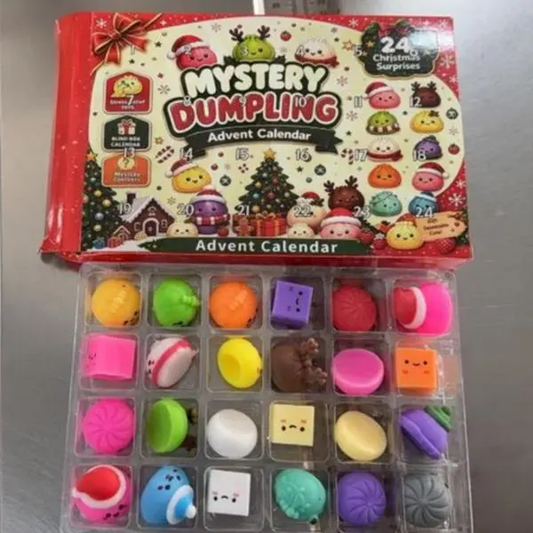 Christmas Advent Calendar 2026, 24 Days Countdown Calendar, Mini Dumpling Squishy Toys with Glitter, Christmas Holiday Gift for Kids
