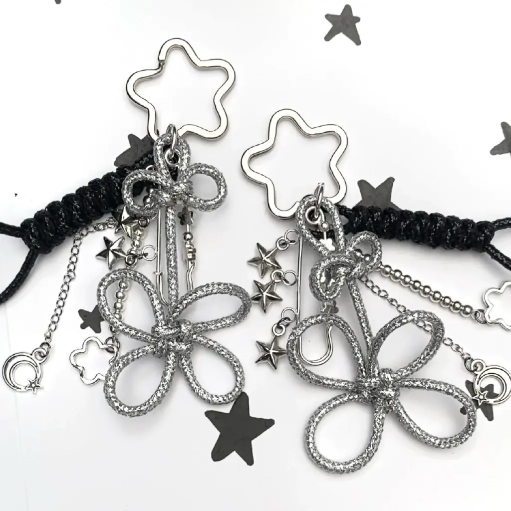 [NEW] Silver Bloom Keychain – Sparkling Flower Charm Bag Keychain with Custom Name