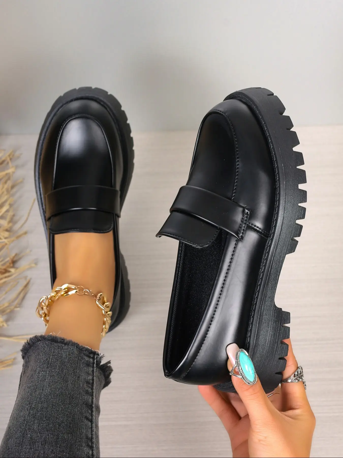 Women's new platform comfortable loafers, Dress loafers, a must-have for daily casual wear, simple versatile one-foot platform shoes, a must-have for commuting work school all seasons, Flatform
