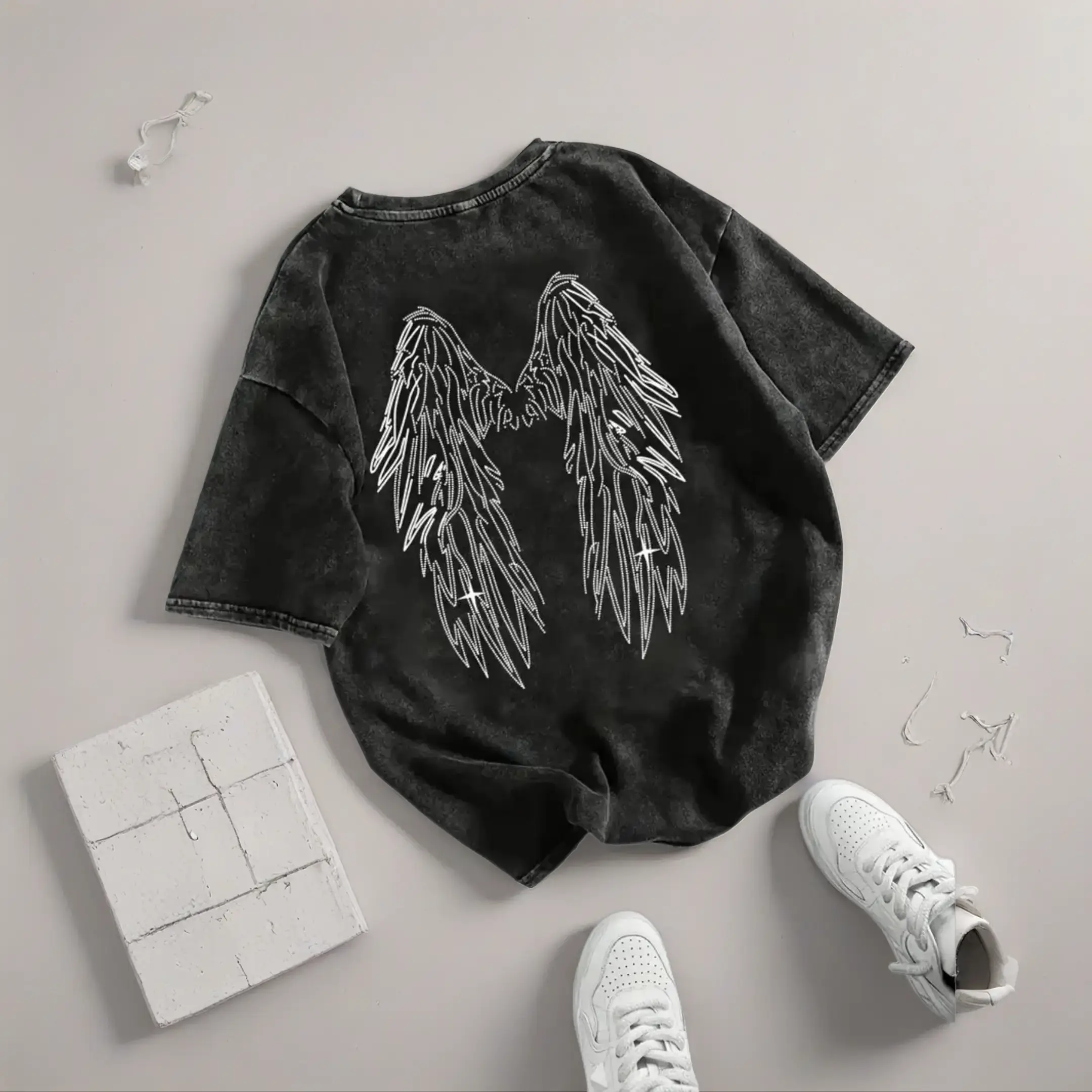 Women's Heavyweight Vintage Washed Cotton Round Neck Graphic T-Shirt - Oversized Black & White Distressed Wing Digital Print, Retro Streetwear Athletic Tee with Frayed Hem, Breathable Valentines Day Gothic Attire (Pairs with Jeans, Jackets), Distressed Pr