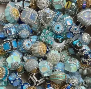 New products are added daily, including diamond balls,acrylic, designer items, cream glue, and DIY beads