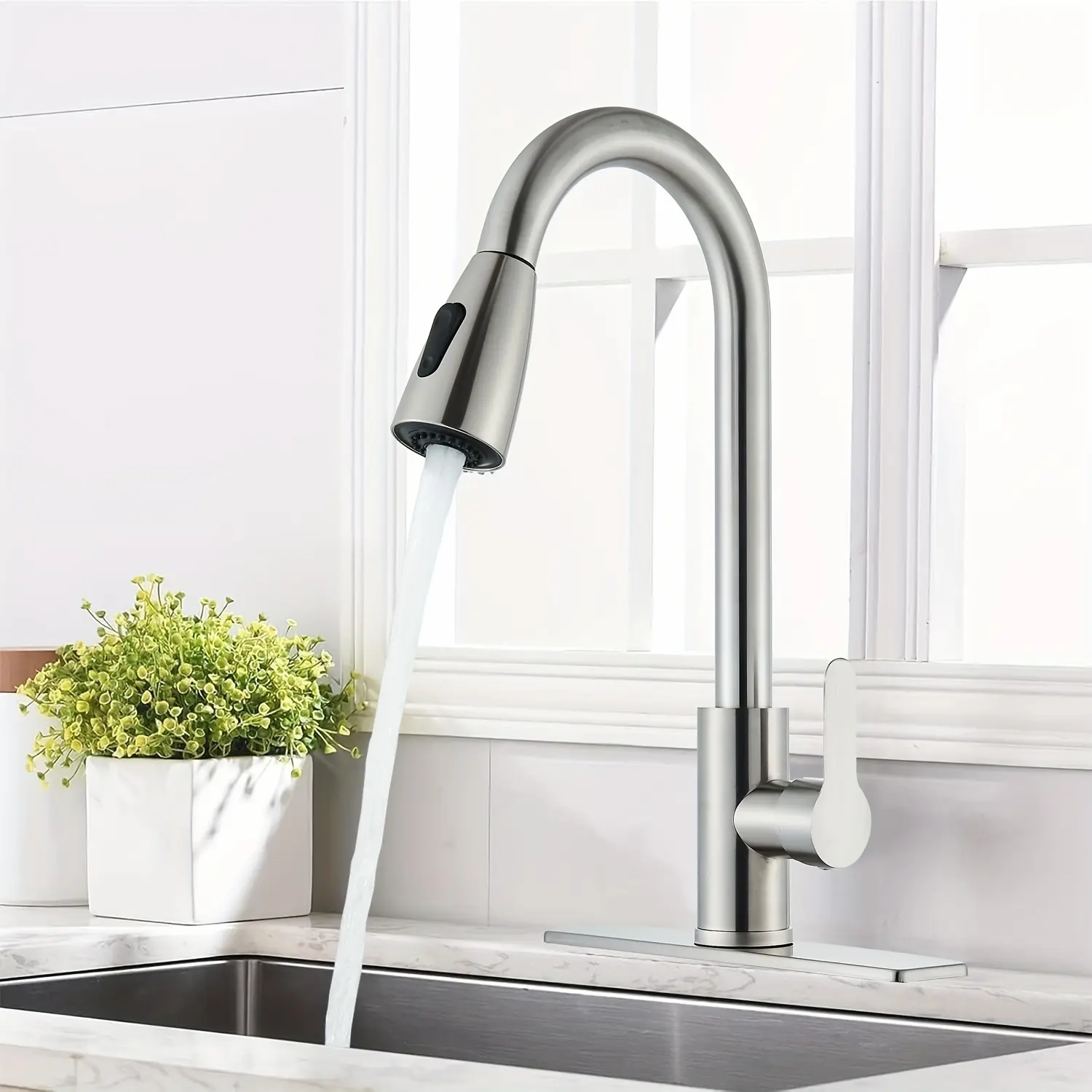 1pc Kitchen Faucet With Pull-Down Spray Single Handle High Arc Commercial Brushed Nickel Kitchen Sink Faucet With Deck Plate, Suitable For Bar Laundry RV Farmhouse (Matte Black&Brushed Nickel)