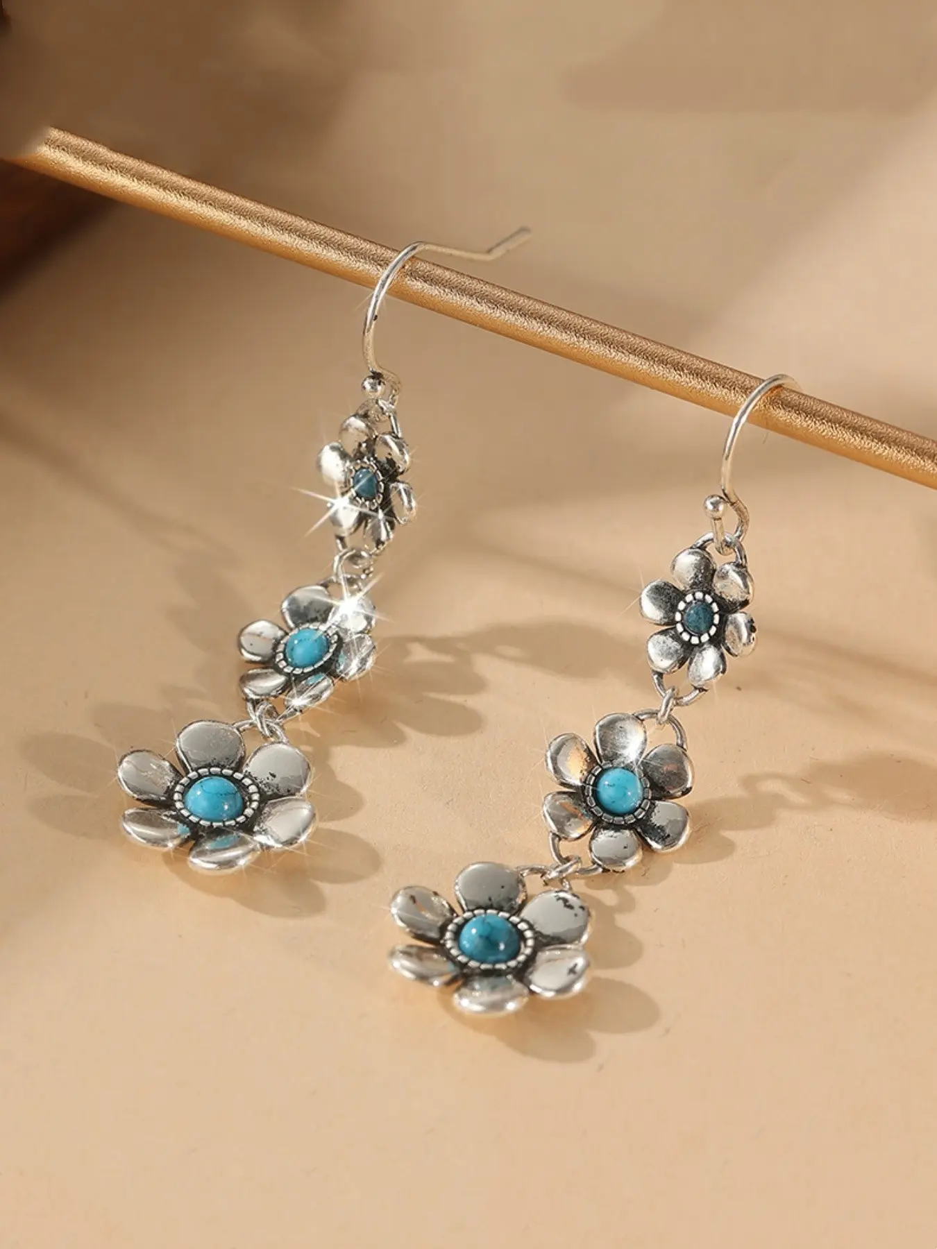 Vintage Petal-Shaped Synthetic Turquoise Pendant Earrings, Exotic Retro Charm, Perfect for Casual Parties and Vacations, Ideal Gift, Turquoise Dangle Earrings, Fashion Dangle Earrings, Dangling Earrings