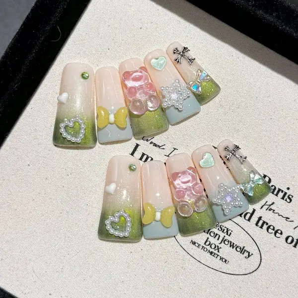 Golden-green gradient cat-eye cool and stylish wearing armor..-46920701B