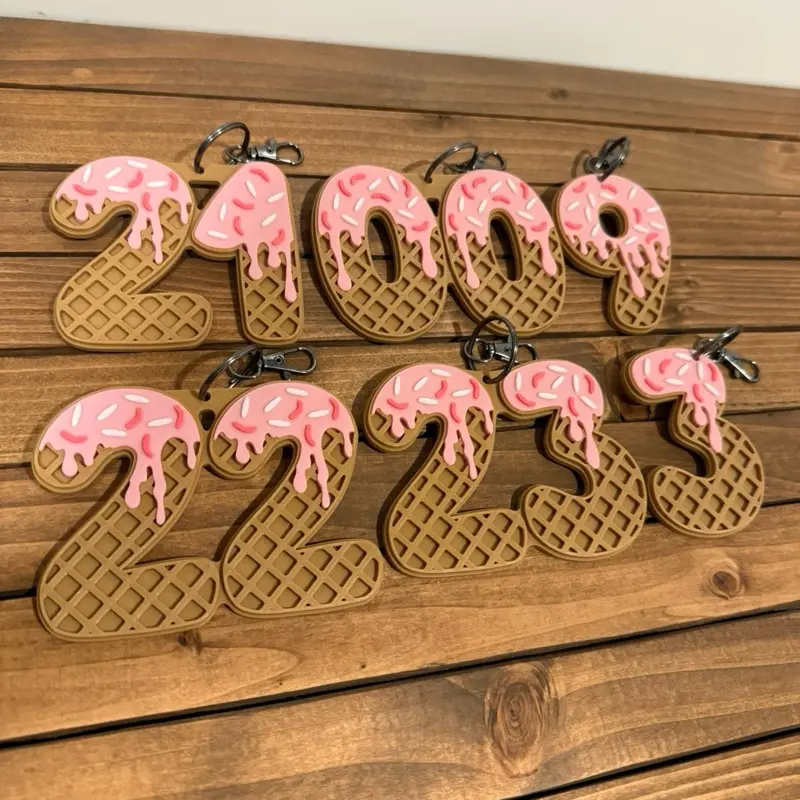 Personalized Ice Cream Drip Keychain - Baseball/Softball Bag Tag - Custom Letter or Number Charm - Choose Drip & Sprinkle Colors - Round Shape - Premium PLA Filament - 3D Printed - Perfect for Teams & Gifts