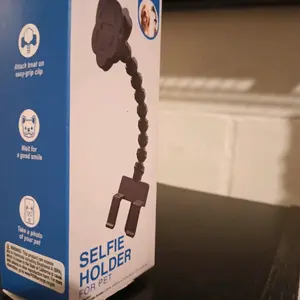 SELFIE HOLDER FOR PET