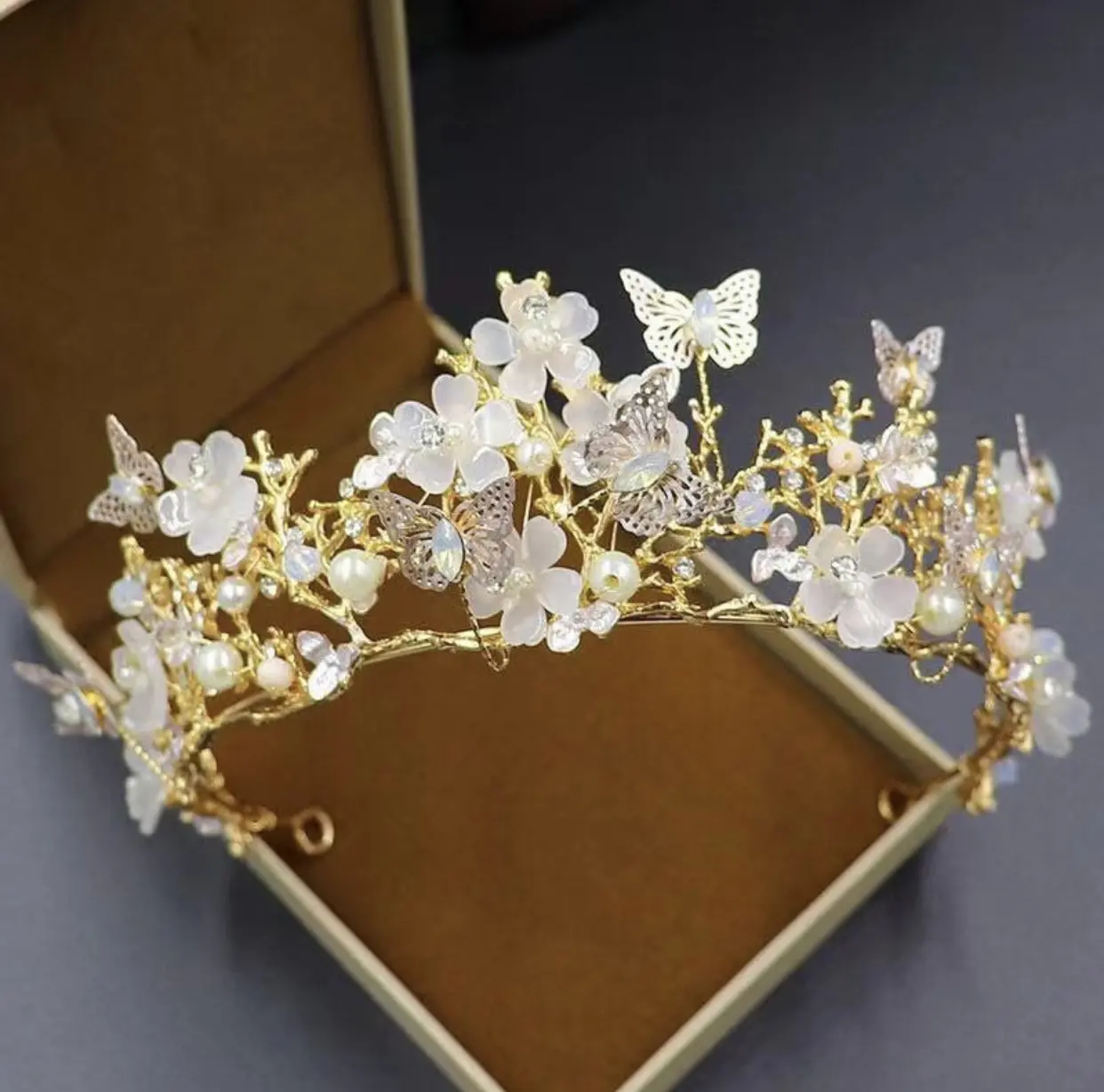 Women's Wedding Flower Crowns & Rhinestone Tiaras - Baroque Queen Headpieces, Butterfly Accent Costume Party Hair Accessories