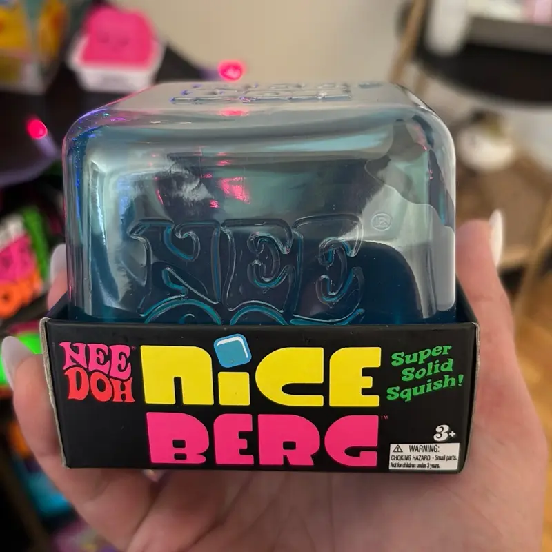 Jumbo ice berg squish
