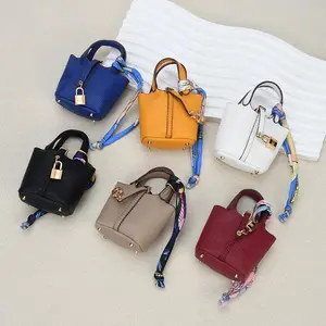 High end headphone bag, fashionable keychain, mini basket bag, pendant, car rearview mirror decoration