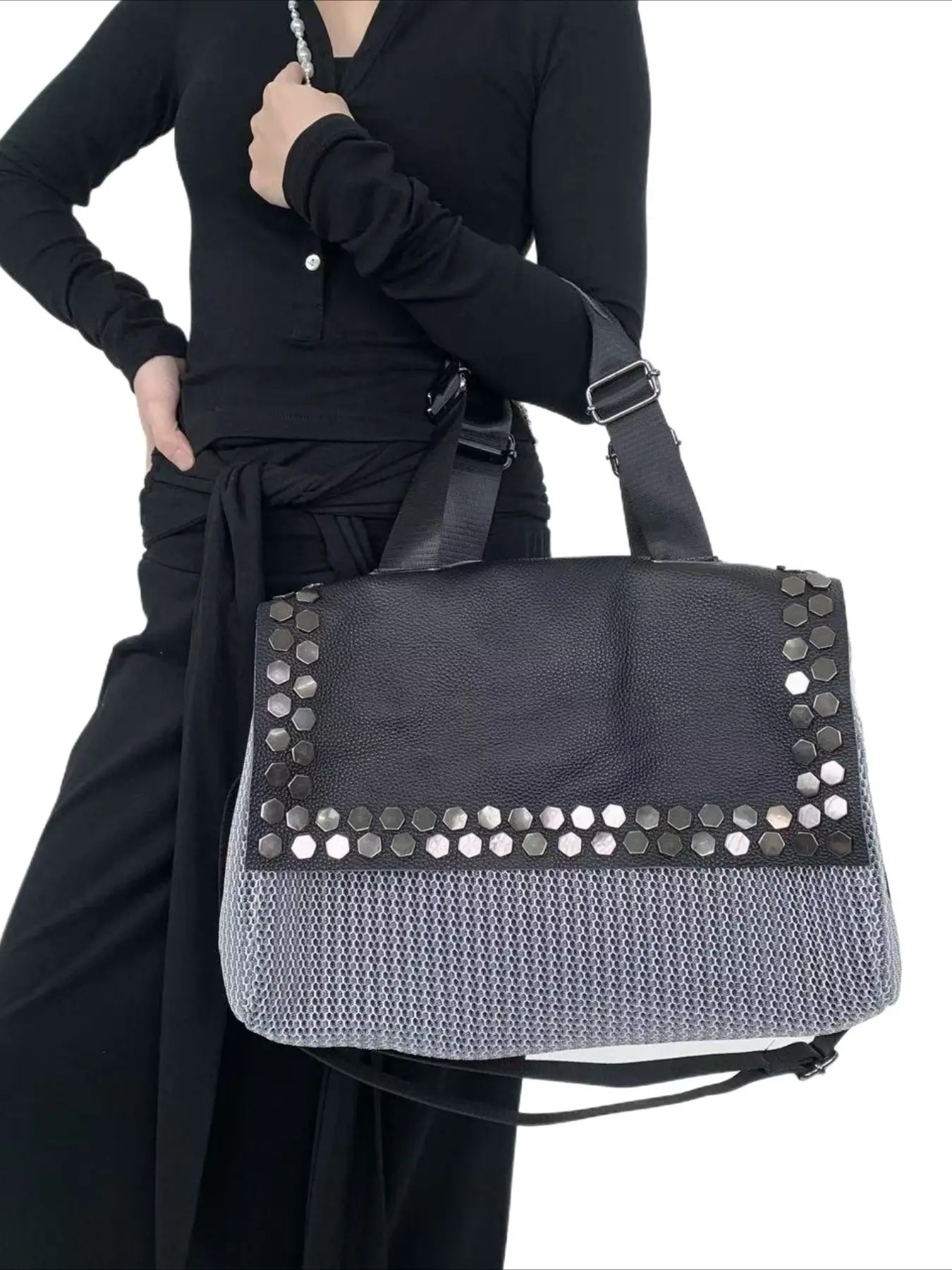 Ladies' retro casual handbag, Y2K spicy girl motorcycle bag, street style rivet spliced city bag, Fashionable crossbody bag, Crossbody shoulder purses, suitable for work, commuting, large capacity multi pocket crossbody